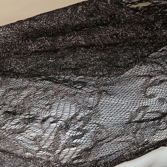 SHIMMERY Metallic Lace Wrap Scarf Drape - Picture 3 of 5